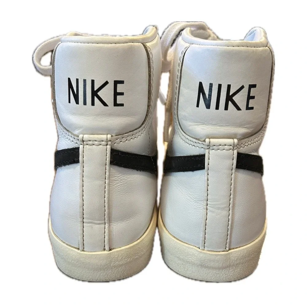 Nike Blazer Mid '77 Vintage White/Black. Women's Size 8